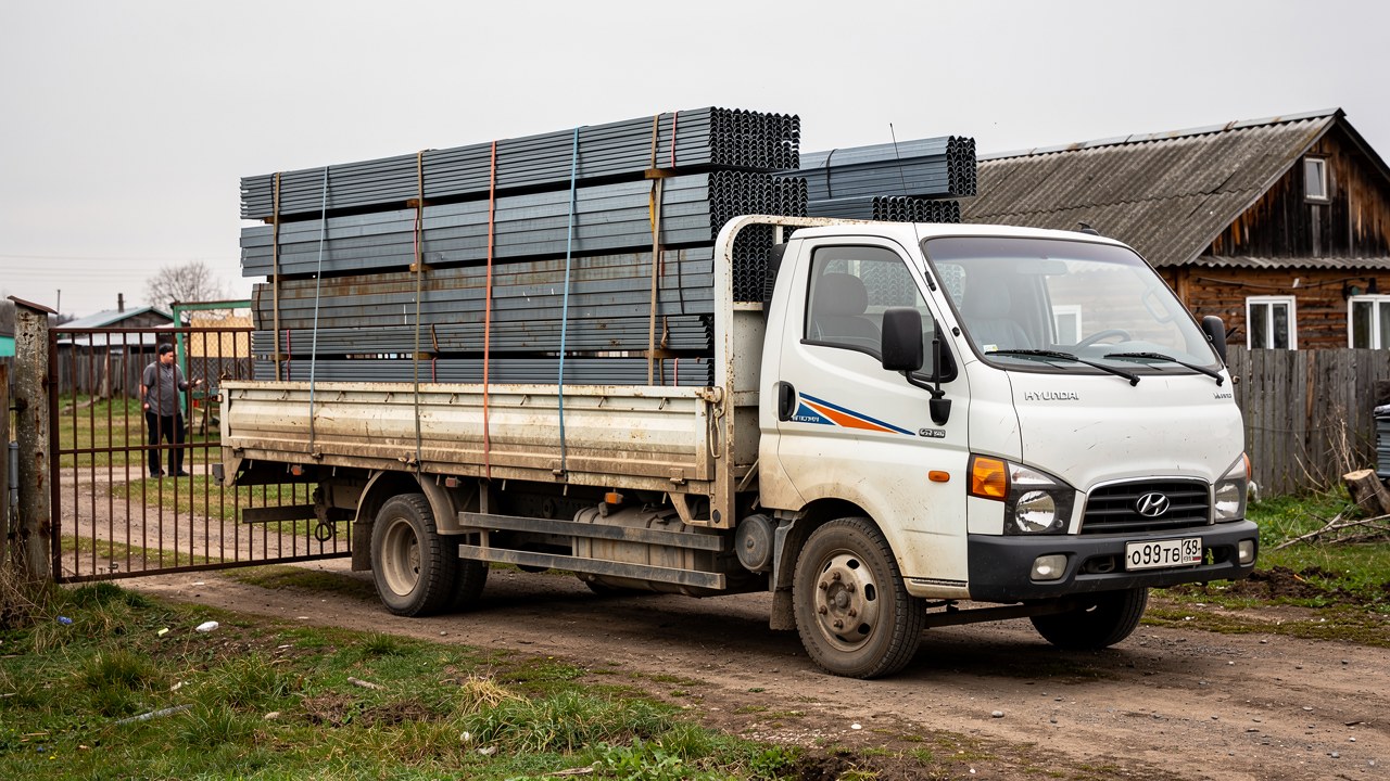 Доставка металлопроката в Грибановку своей Hyundai 6 метров со склада 18Б